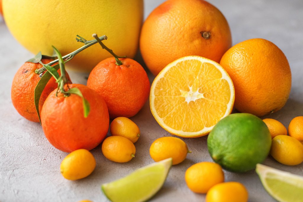 Zitrusfrüchte Liste: Pomelo, Mandarine, Orange, Kumquat, Limette